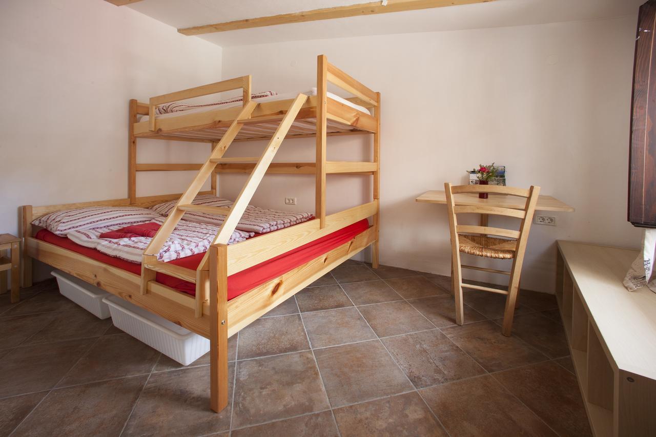 Hostel Xaxid Črni Kal Kültér fotó
