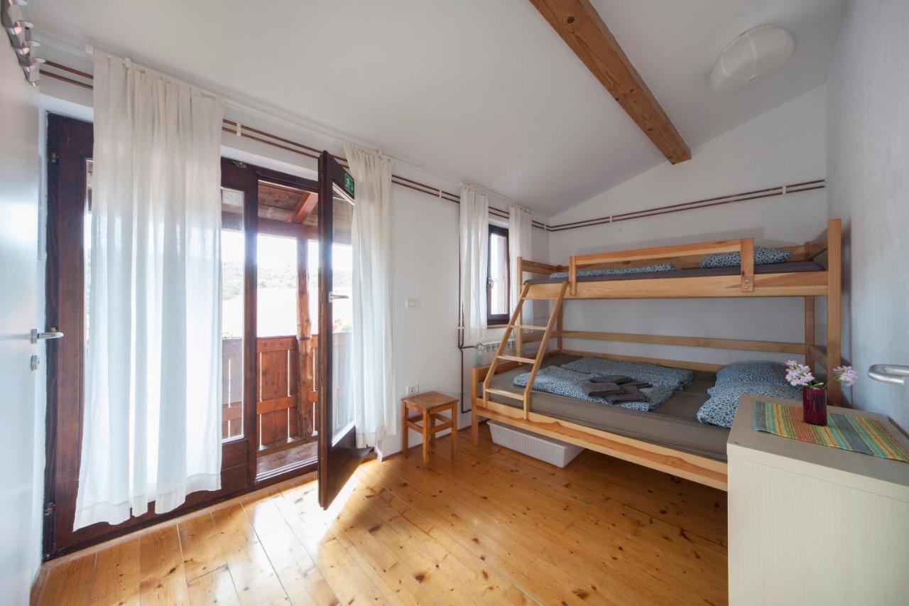 Hostel Xaxid Črni Kal Kültér fotó