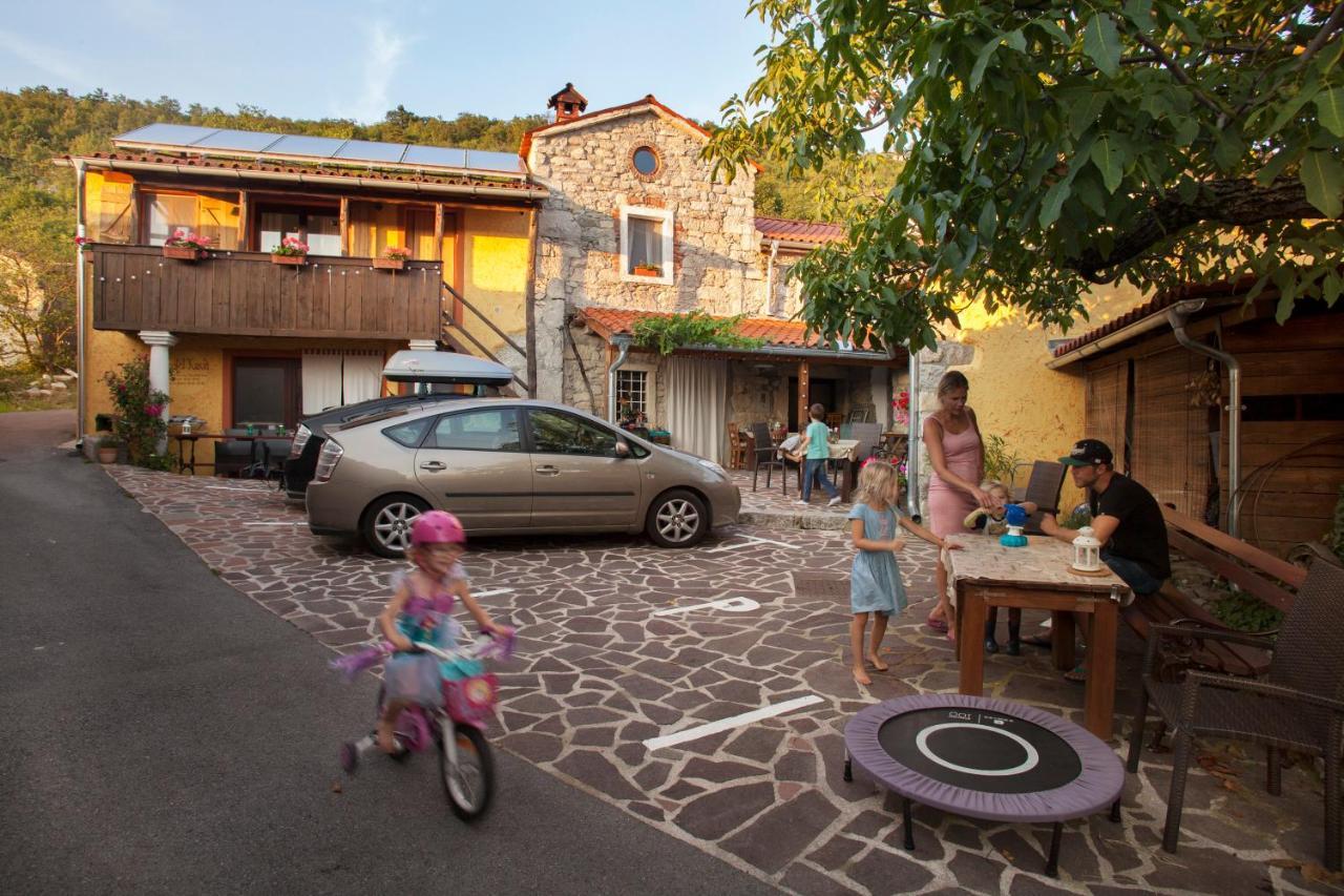 Hostel Xaxid Črni Kal Kültér fotó